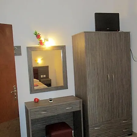 House Luxury 4*