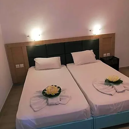 House Luxury Aparthotel 4*