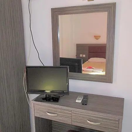 House Luxury Aparthotel 4*
