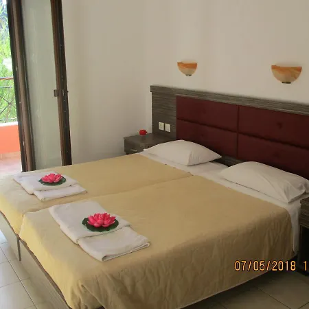 House Luxury 4*